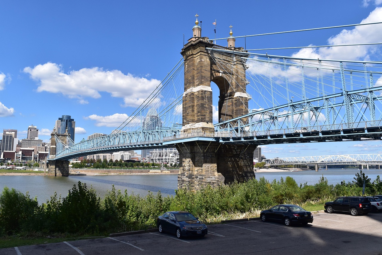 Bridge, roebling bridge, suspension, river, ohio, cincinnati, water, city, historic, cityscape, skyline, roebling, downtown, usa, architecture, landmark, midwest, waterfront, kentucky, nature, scene,