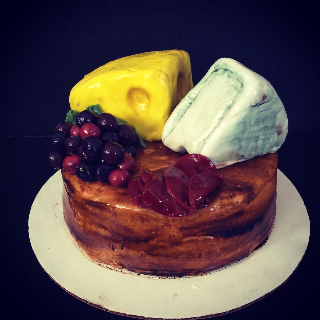 Cake, fondant, cheese, dessert, baking, decorated, sweet, United States, Elgin, Illinois