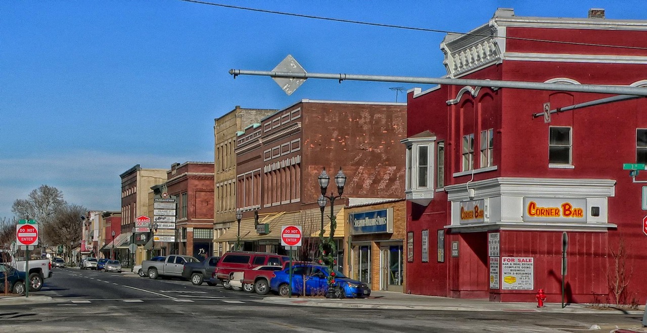 Fremont, nebraska, town, urban, bar, pub, stores, shops, nature, street, vehicles, sky, clouds, hdr