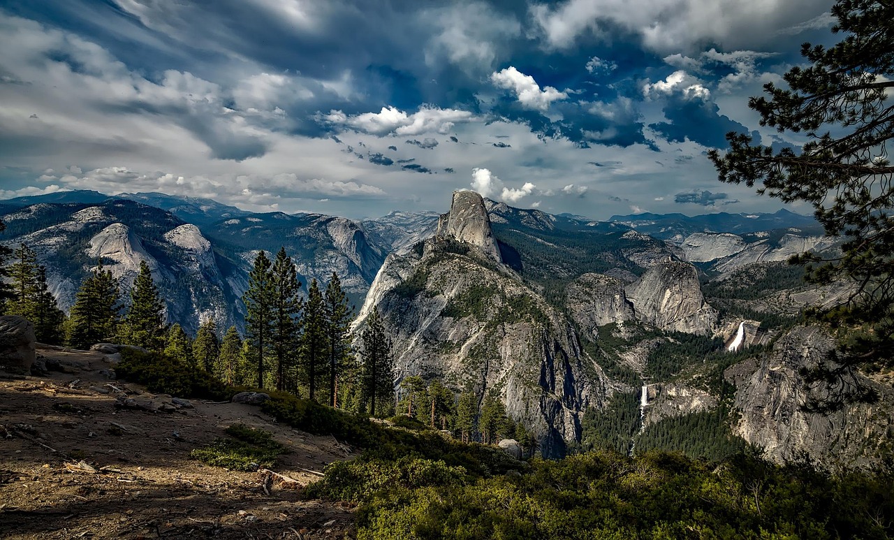 Mountain ranges, clouds, trees, sky, conifers, coniferous, conifer forest, forest, woods, woodlands, yosemite, national park, landscape, california, mountains, valley, gorge, countryside, wilderness,