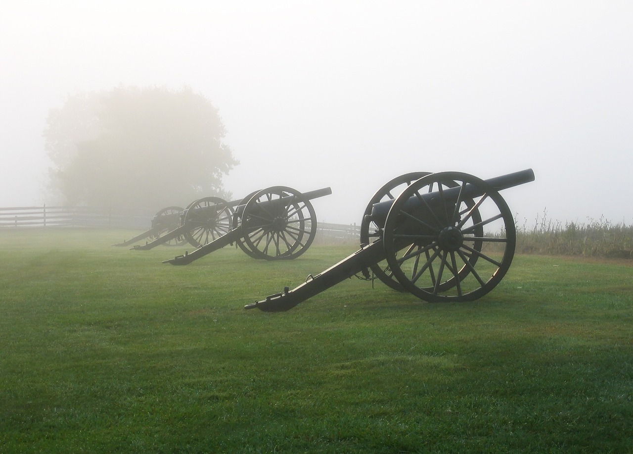 Antietam, maryland, cannon, battlefield, landscape, plants, sky, clouds, nature, outside, countryside, summer, spring, historic, historical, landmark, fog, mist, morning, maryland, maryland, cannon, c