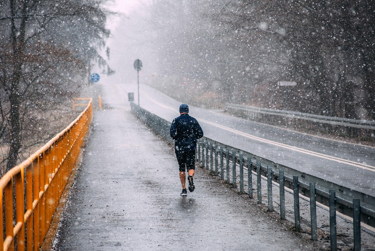 Guy, the path, street, trees, forest, arm, asphalt, the fog, scenery, a snowstorm, gloomily, nature, foggy, running, sport, jogging, athletics, exercises, athlete, active, runner, conditions