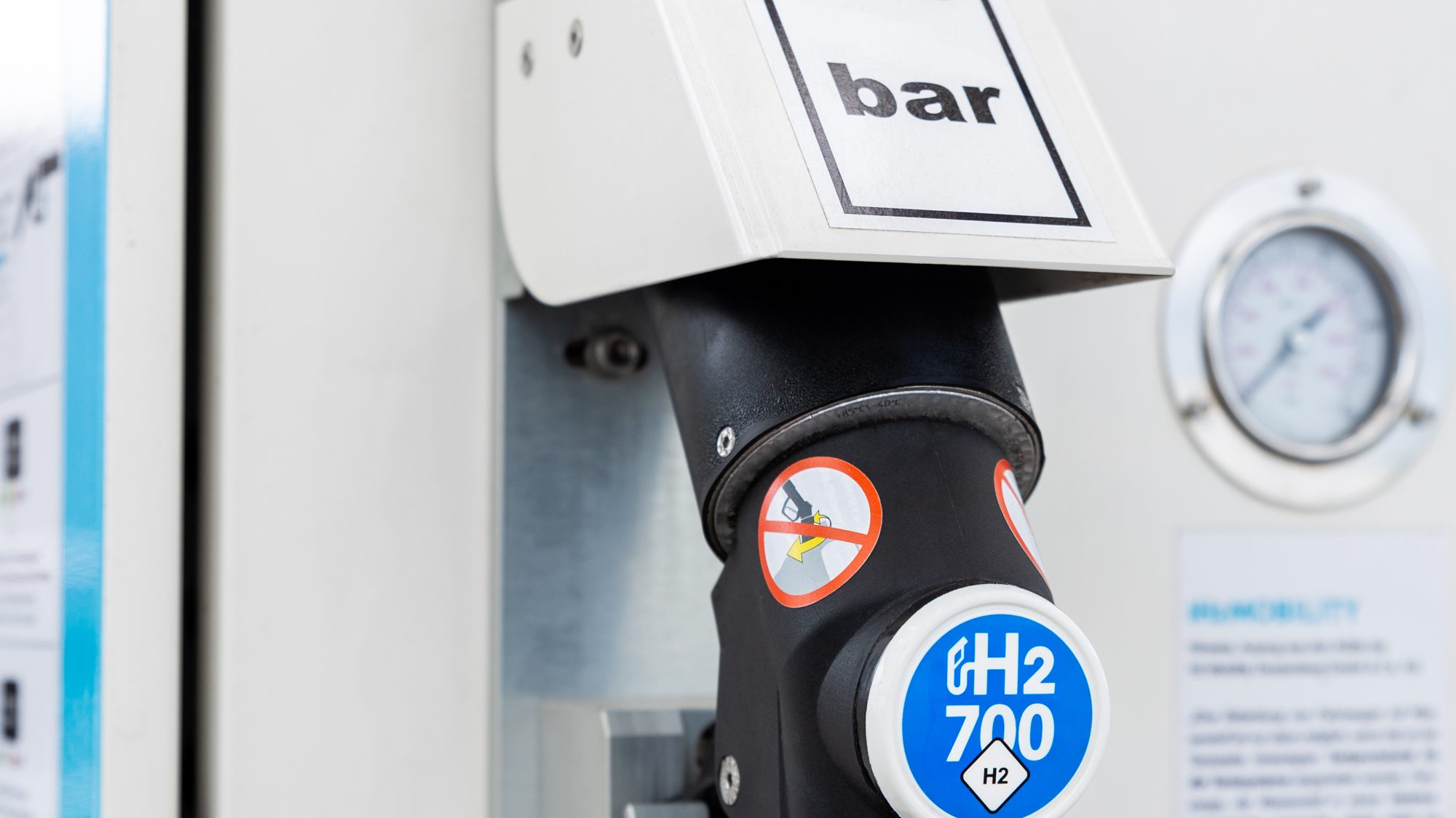 Hydrogen H2 700 bar fuel nozzle at a hydrogen station