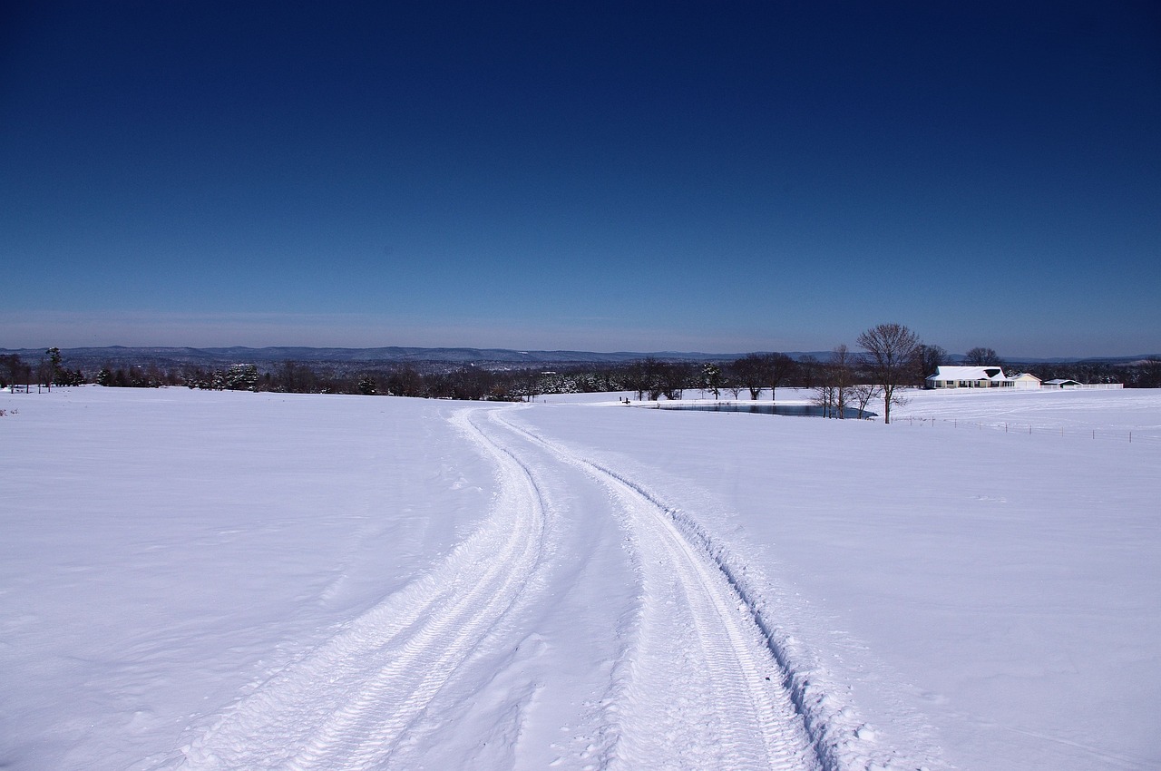 Winter in the ozarks, winter, snow, landscape, cold, nature, mountains, wintry, blue sky, white, outdoors, house, frosty, country, rural, farm, scenic, sky, blue, ozarks, fresh, arkansas, tracks, froz