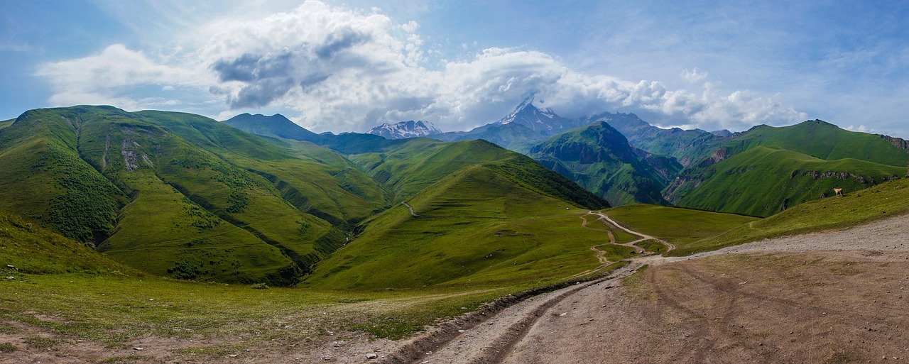 Europe, asia, georgia, caucasus, caucasia, travel, tourism, landmark, landscape, nature, mountain, scenic, outdoor, hiking, mtianeti, mtskheta, church, monastery, kazbegi, stepantsminda, gergeti, unes