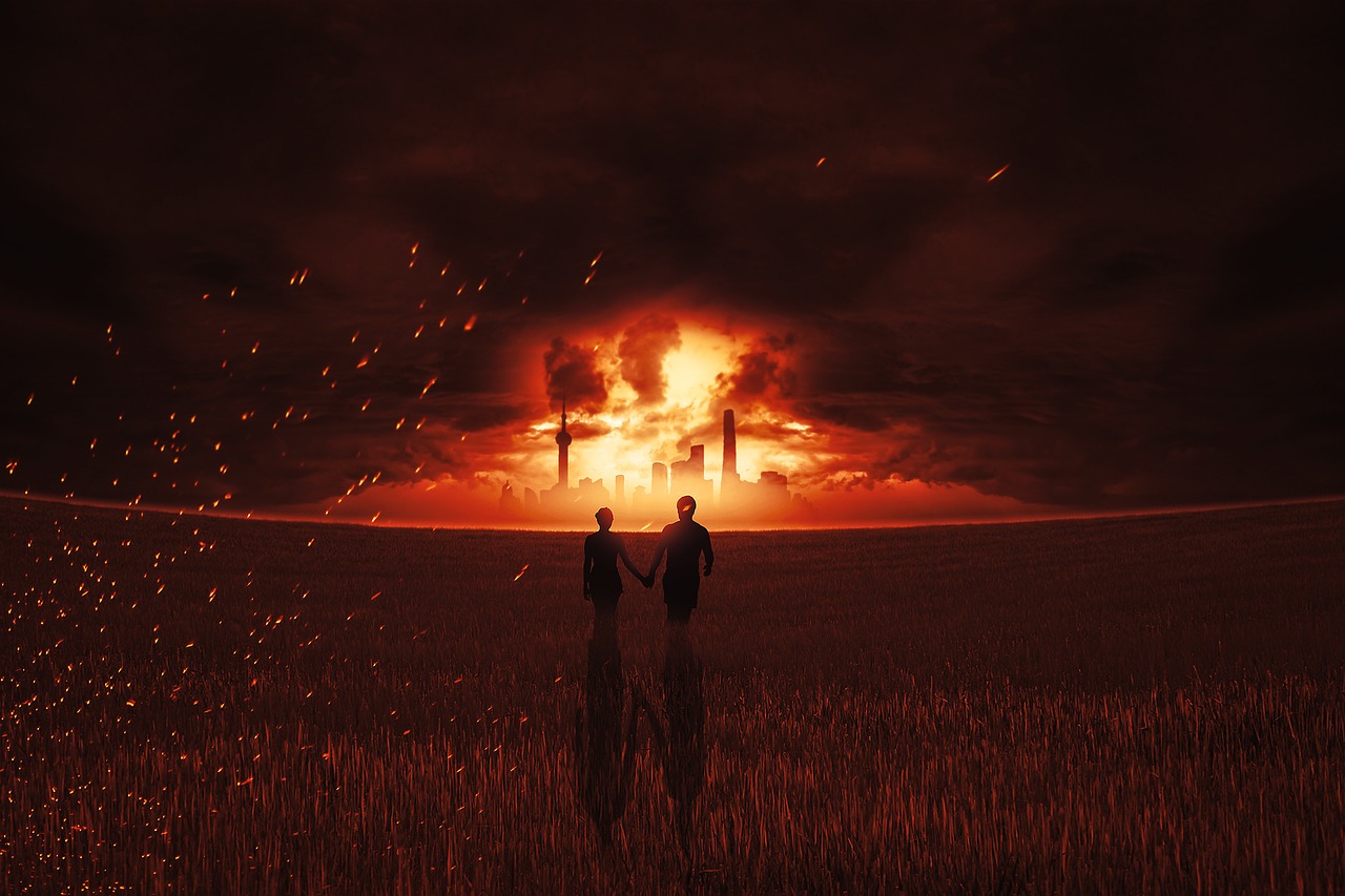 Fire, explosion, skyline, few, people, catastrophe, escape, save, smoke, smoke development, building, city, skyscraper, flames, burn, hot, heat, embers, dark, night, glowing, spark, destruction, stunn