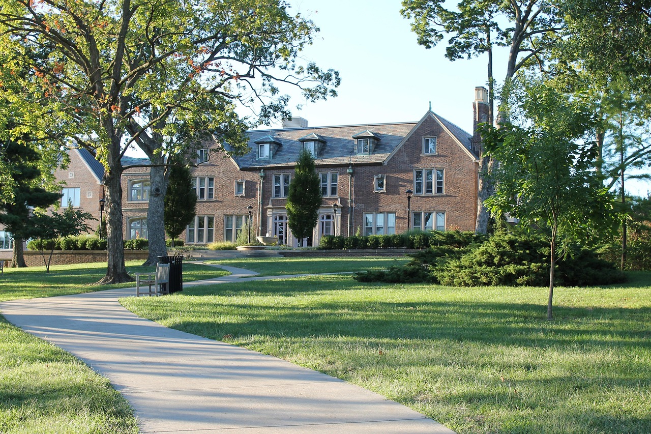 Bloch school of management, building, school, nature, college, university, lawn, grounds, landmark, trees, summer, spring, path, lane, kansas city, missouri, green city, green school, green building,