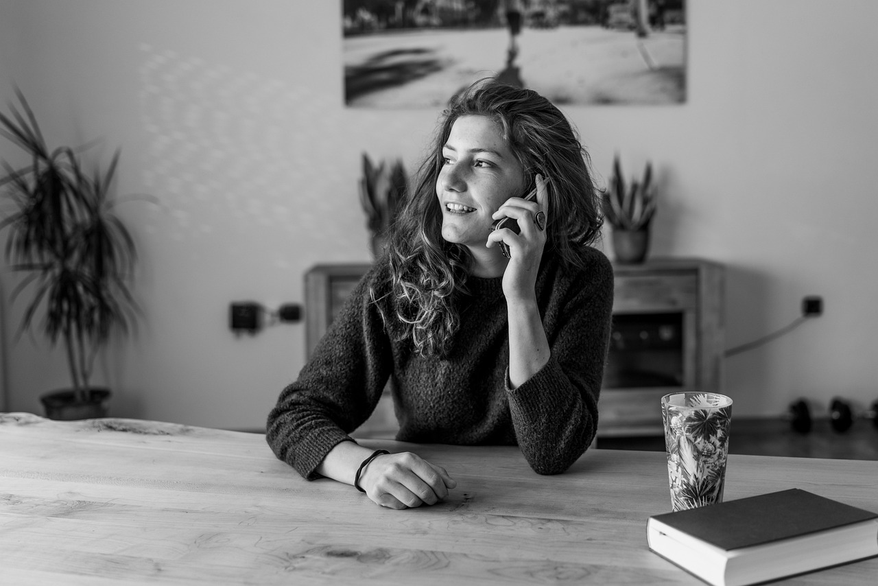 Make a phone call, mobile, phone, smartphone, communication, contact, iphone, community, accessible, at home, home, friendship, woman, female, home office, web, reception, talk, talking, chat, phone,